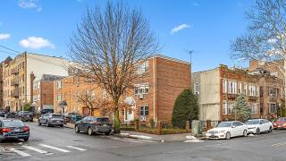 25-04 42nd St, Long Island City, NY
