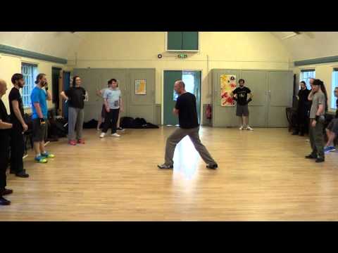 HEMA longsword training tips: Basic footwork with the longsword