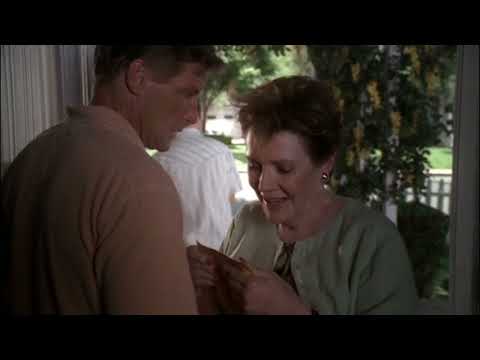 Lynette Is Not Eating, Andrew Brings Stella Weed - Desperate Housewives 4x03 Scene