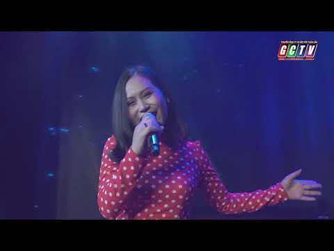 Thể hiện bởi Hồng Mơ