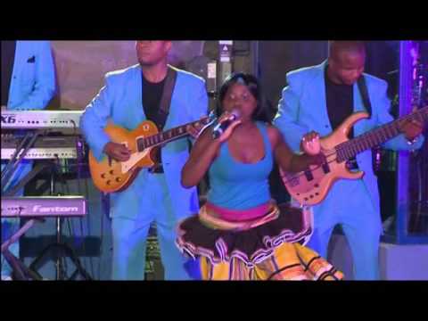 Worship House - Xi Vula Tano (Ikhaya Lami, Live in The New Wine Concert) [Official Video]
