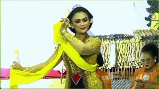 Download lagu kedatangan sinden ini membuat pagelaran wargo Laras auto heboh, gayeng pol mp3