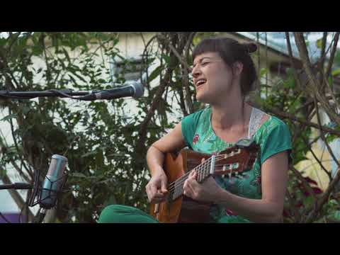 FREVINHO DA FLOR DO CAMINHO - Thaïs Morell Ao Vivo na Casa Quartzo