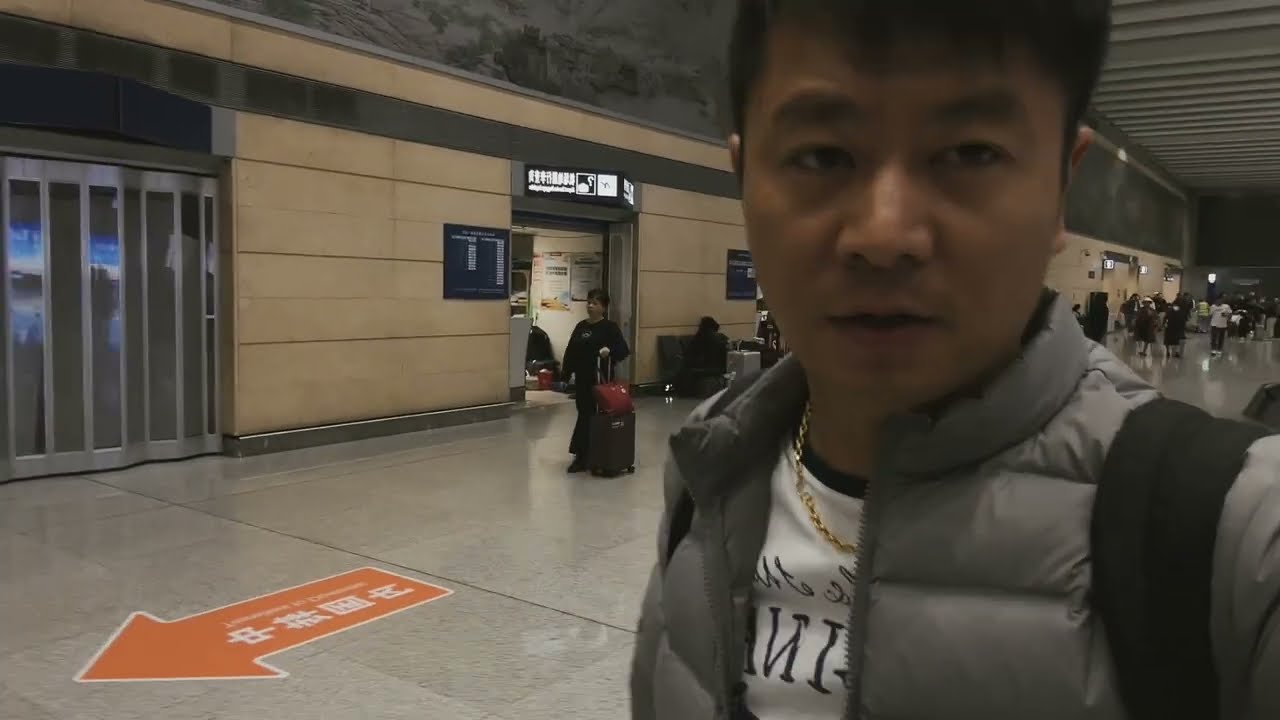 V12 Kunming Airport First & Business Class Lounge thumbnail