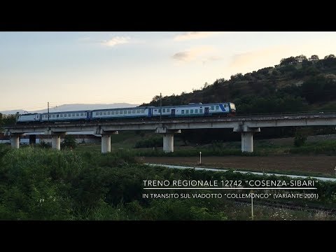Treni regionali sulla linea "Cosenza-Sibari" in transito sul viadotto "Collemonco"