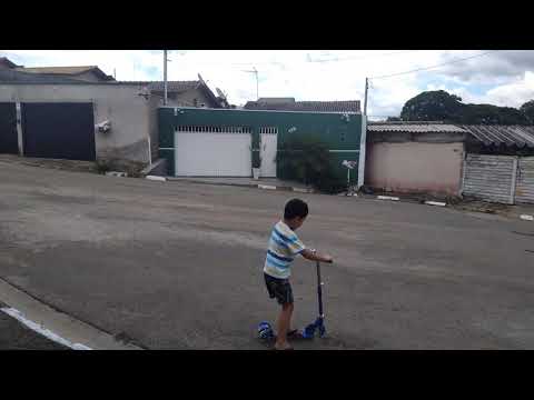 Andando de patinete.(ou tentando andar)☺️