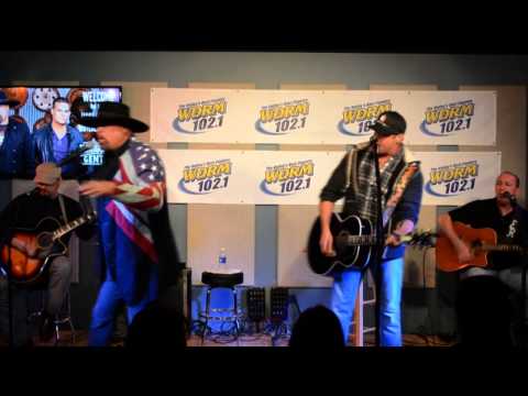 Montgomery Gentry sings My Town