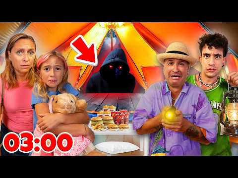 UN PERSONAGGIO MISTERIOSO CI SPAVENTA MENTRE DORMIAMO NELLA TENDA GIGANTE ALLE 3 DI NOTTE! *Aiuto*