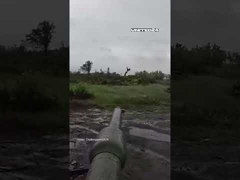 Ukrainian Leopard 2A4 Tank Survives Hits From Russian Drones #warinukraine #tank