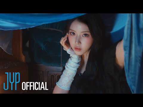 NMIXX "Blue Valentine (Holiday Ver.)" & "Funky Glitter Christmas"