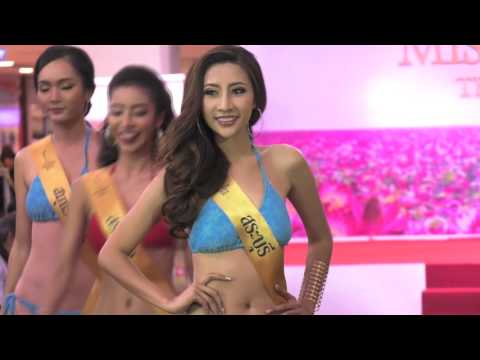 ชาในหน้าอกหลังจาก mammoplasty หญิงสาวที่มีเต้านมขนาดเล็ก