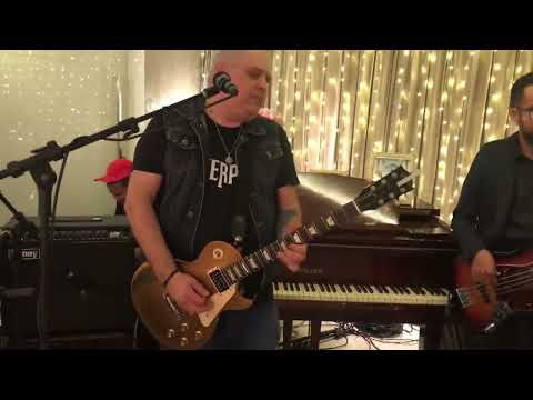 Catarina Rosa & Waitress - Highway To Hell (ACDC Cover) - Live 23/12/2021