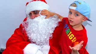 Кто обидел САНТУ и пробрался в наш дом??? Why does Santa have a fingal !!!