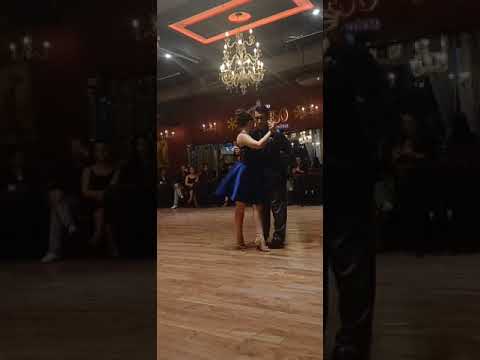 Luciano Millaqueo & Melina Garcia en Dos Orillas (El Beso)