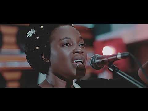 NAOMI KWEMI - DOUX CHARIOT Officia video clip