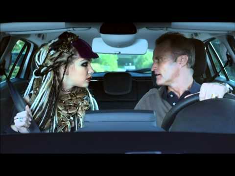 Här är jag stora syster med ormen och lilla syster i reklamen med den söta ponnyn är min också på riktigt!