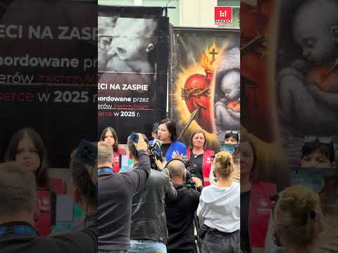 Protest r&oacute;żańcowy przeciwko zatrudnieniu Gizeli Jagielskiej w szpitalu na Brochowie