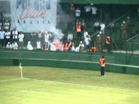 Coritiba 4x2 Paraná Clube - Torcedor do PRC é coagido por seguranças - Camp. Paranaense 2011