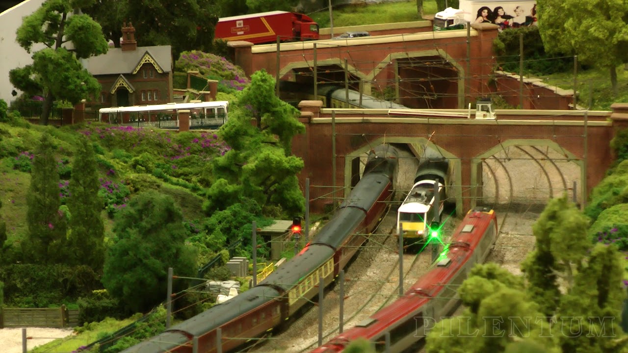 Model Railway Layout “Weaver Hill” in OO Gauge by Benjamin Brady and Richard Brady