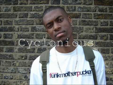 Nate Feat Cyclonious & Raggiee - New World Remix