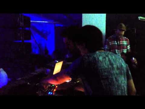 Les Petits Pilous dropping "Lemonade" @ Stereo City Festival 2012