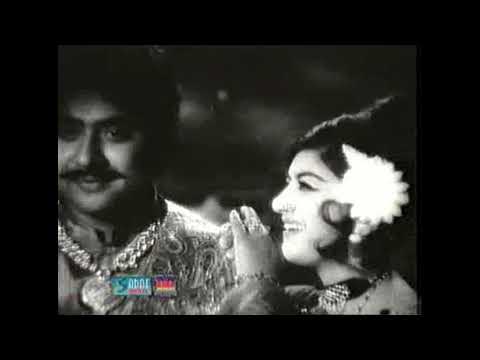 DIL TERA SI TAINON DE CHHADIYA FILM PEHLA WAAR GOLDEN VOICE OF NOOR JAHAN ACTING NAGHMA & SHAHID