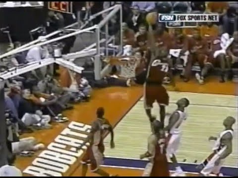 LeBron James' Sky Dunk vs. Bobcats (2004)
