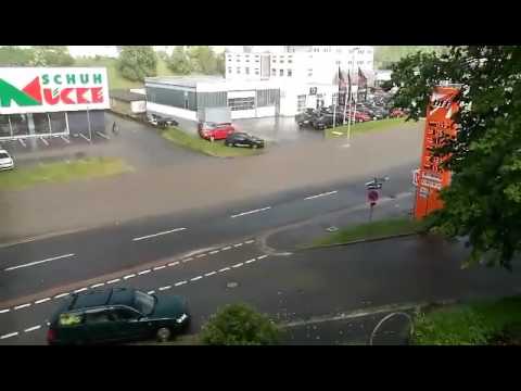 B85 bei Kulmbach unter Wasser