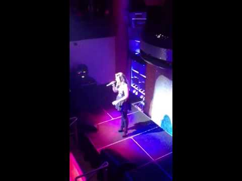 Ella Henderson Firework Live at The Buttermarket