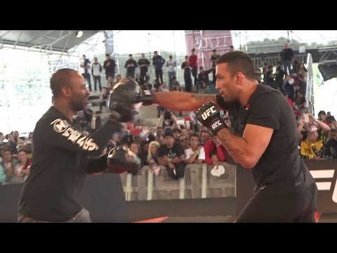 UFC 198: Open Workout Highlights