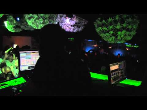 Morgan Page LIVE! dropping Tim Mason - The Moment