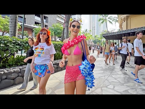 Christmas in Waikiki 🎄 Walking Tour December 25, 2025