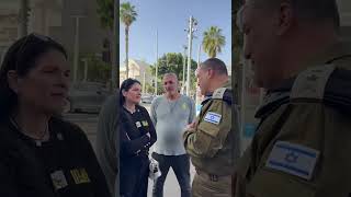 הרמטכ"ל עצר בדרך - והבטיח: נחזיר את רן (חדשות ערוץ 7) - התמונה מוצגת ישירות מתוך אתר האינטרנט יוטיוב. זכויות היוצרים בתמונה שייכות ליוצרה. קישור קרדיט למקור התוכן נמצא בתוך דף הסרטון