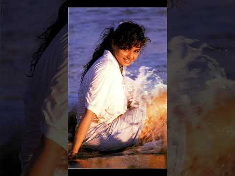 Actress Sridevi unseen moments in beach # Sridevi playing in beach # Sridevi unseen moments beach