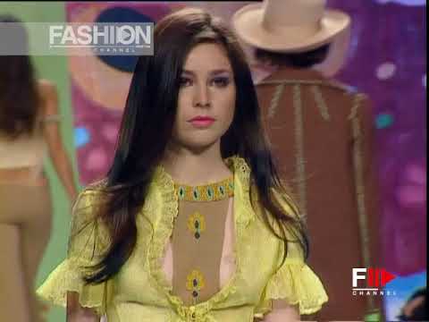 MOSCHINO Spring Summer 2000 Milan - Fashion Channel