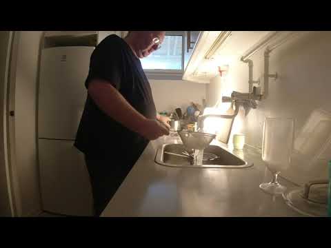 MongoTV_6781 - Min Aftensmad - DANISK MUKBANG - HAKKEBØFFER Med RIS og BRUN SOVS