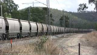 preview picture of video '3551 + 3532 Empty Coal Train - Raglan Qld'