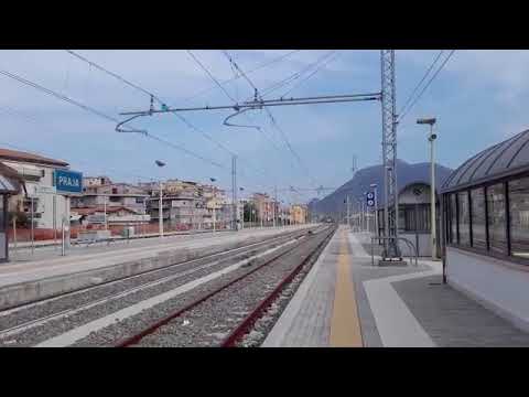 Due Intercity Notte d'eccezione sull'ICN 35905 Milano-Siracusa, alla stazione di Praja-Ajeta-Tortora