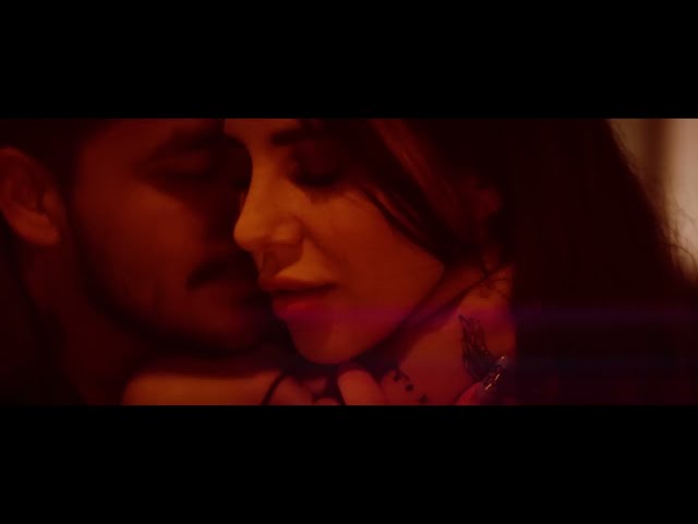 Aqui Abajo von Christian Nodal ((jetzt ansehen))