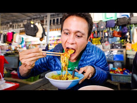 Ultimate STREET FOOD NOODLE HEAVEN 🍜!! Local Market Tour + Best Food in Mae Hong Son!