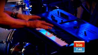 Guy Sebastian sings &quot;Don&#39;t Worry, Be Happy&quot; on Sunrise