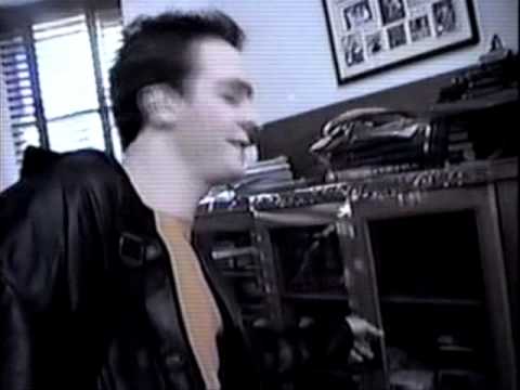 Freakylinks | S01E01 Fearsum - Season 1 Episode 1