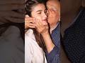 Mahesh Bhatt Kiss To His Elder Daughter Pooja Bhatt In 90s Shorts