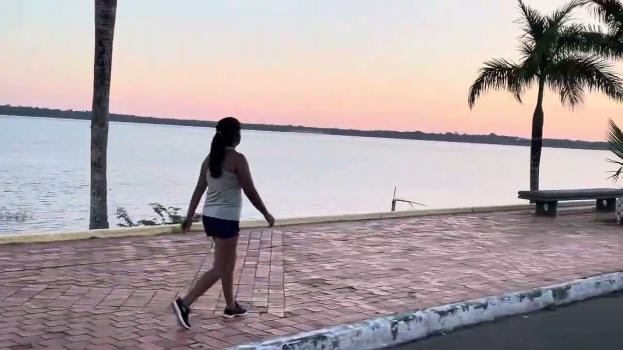 Passeio na orla da avenida Antarctica em Maués-Am.  A cidade mais bonita do Amazonas.