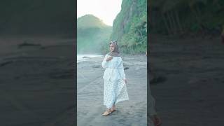 Download lagu Ide pose foto di pantai #shorts #photography mp3 Download lagu Ide pose foto di pantai #shorts #photography mp3