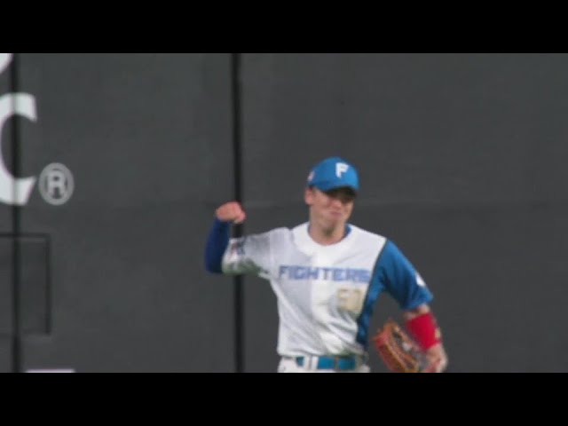 【8回表】正確な送球!! ファイターズ・五十幡亮汰 ピンチの芽を摘むナイスプレー!!  2024年6月16日 北海道日本ハムファイターズ 対 読売ジャイアンツ