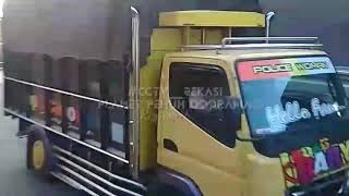 Download lagu Truck oleng police women asal Garut cctv bekasi... mp3