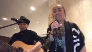 Lady Gaga &amp; Bradley Cooper - Shallow (cover version @ China 23.01.2020)