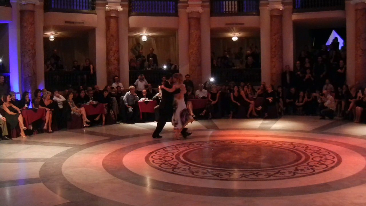 Esibizione di Chloe Theodoropoulou e Dionisis Theodoropoulos​