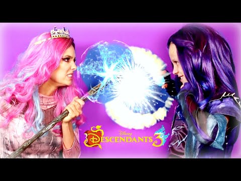 Disney Descendants 3 Mal, Audrey and Hades Dress Up! Audrey Casts Spell! Mal and Hades Save Auradon